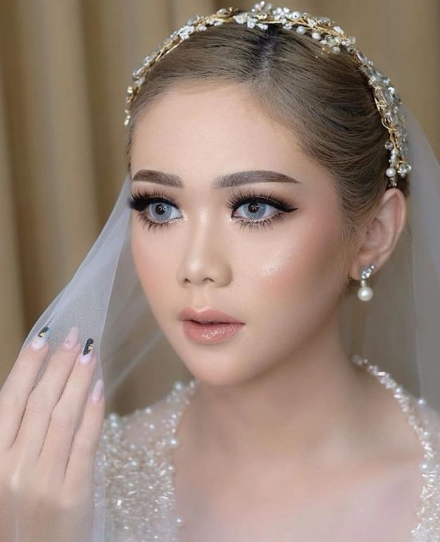 tips-tampil-flawless-dengan-gaya-make-up-ala-rusia